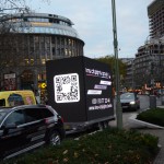 Unser mobiler LED Video Cube mit 36 m² umlaufender Videoanlage auf Stage-Trailer im Dezember 2015 am Kufürstendamm in Berlin!